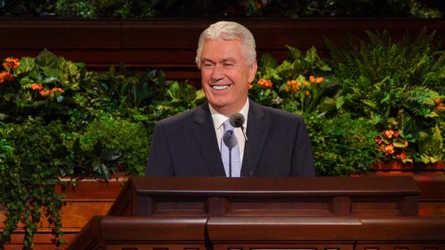 Kokouksen viimeisenä puhujana presidentti Dieter F. Uchtdorf, toinen neuvonantaja ensimmäisessä presidenttikunnassa, puhui uskon voimasta ja muisteli niitä naisia, joilla on ollut suuri vaikutus hänen elämäänsä, kuten hänen isoäitiään, äitiään ja vaimoaan.